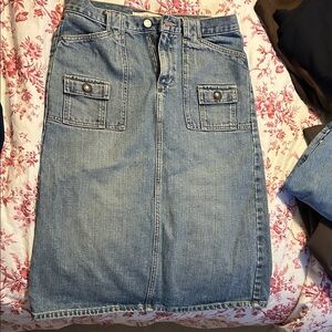 GAP Women's Light knee length Denim Pocket Skirt